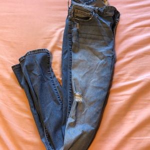 Hollister jeans : W-29 L-33 9L